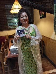 砂川京子「メコンの風」を歌う